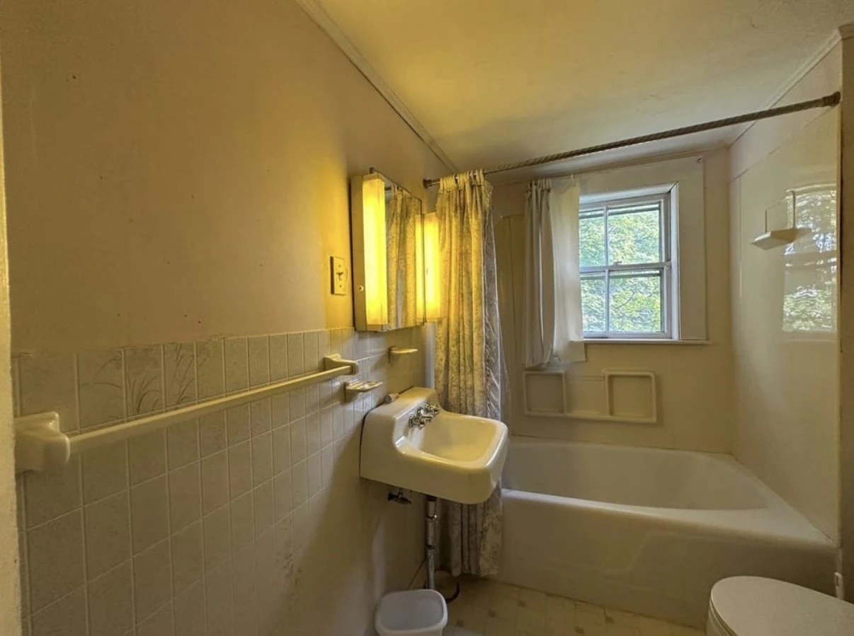 Before bathroom project photo 1 by Craftsman Home Improvement Inc.