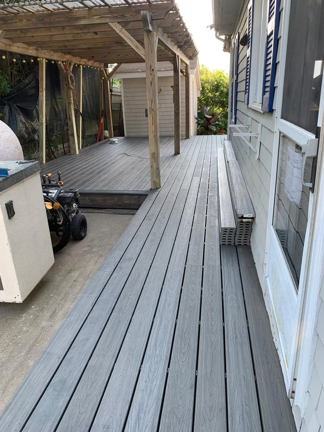 Finished deck project photo 1 by Craftsman Home Improvement Inc.