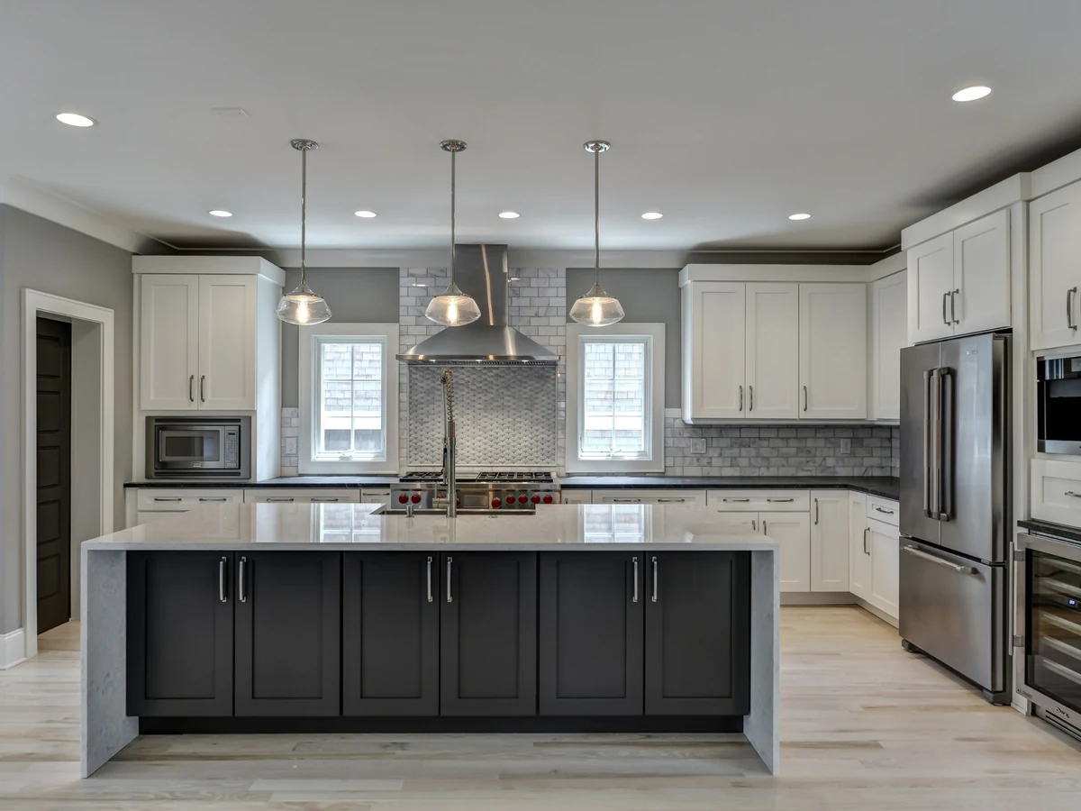 Modern kitchen remodel completed by Craftsman Home Improvement Inc.